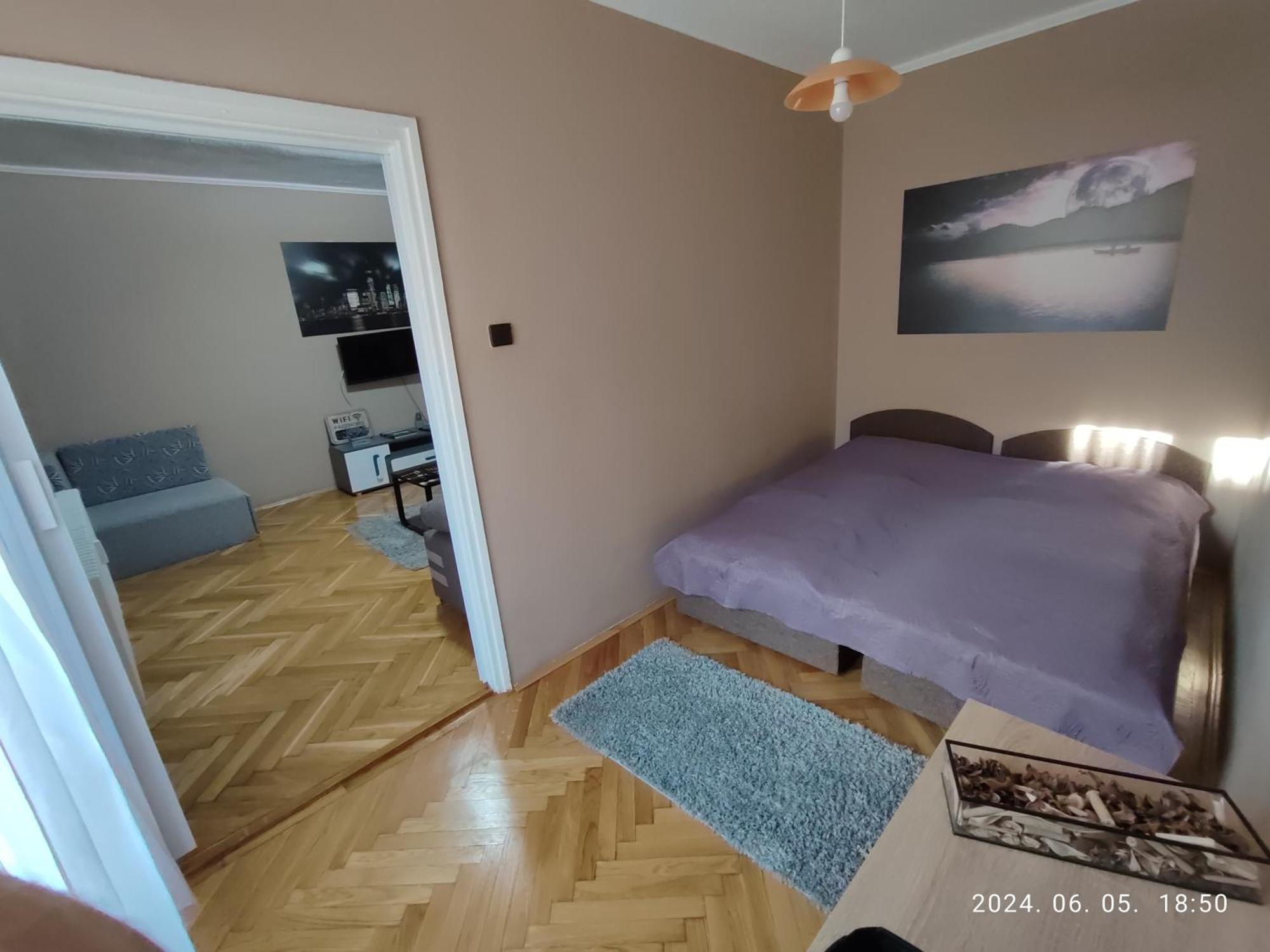 Startpont Apartman Pécs Esterno foto